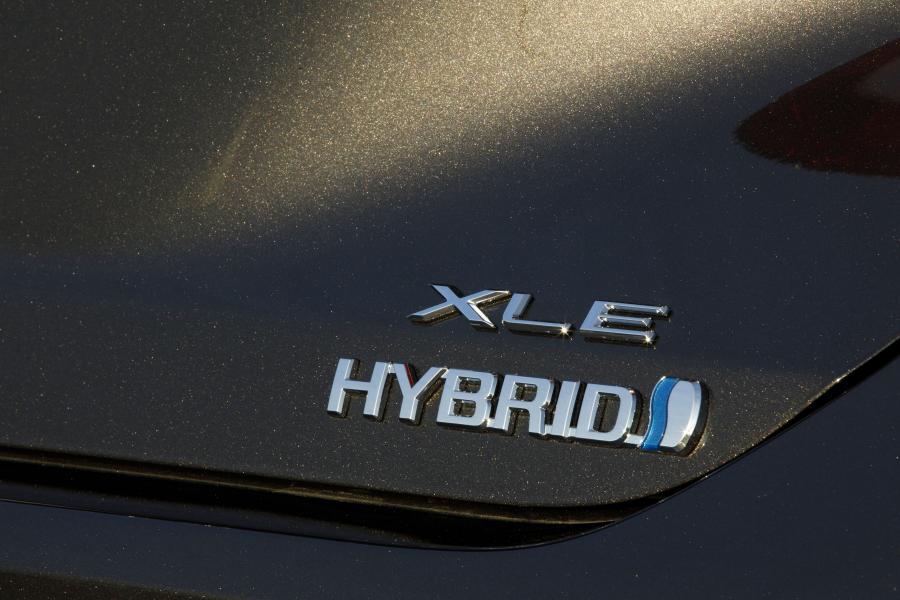 Логотип Toyota Avalon Hybrid XLE 2018 года  (фото 6 из 13)